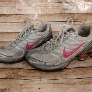 SOLD! Girls Nike Shox Size 5
